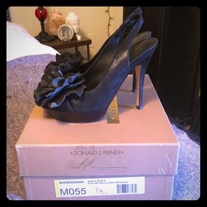FIRM!!! Final Sale! Donald Pliner Black Heels 👠